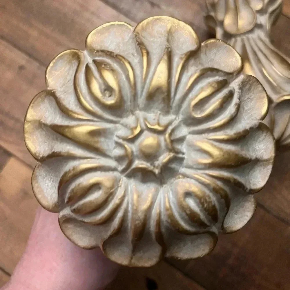 Regal Floral Knob / Finial - Picture 2 of 8